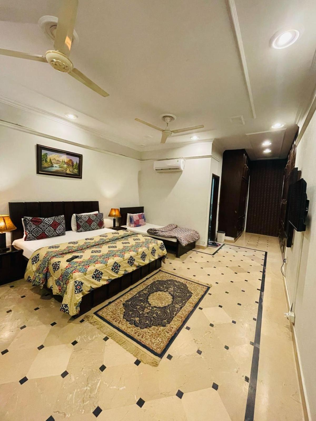 Mulberry Residence Luxury Rooms 伊斯兰堡 外观 照片
