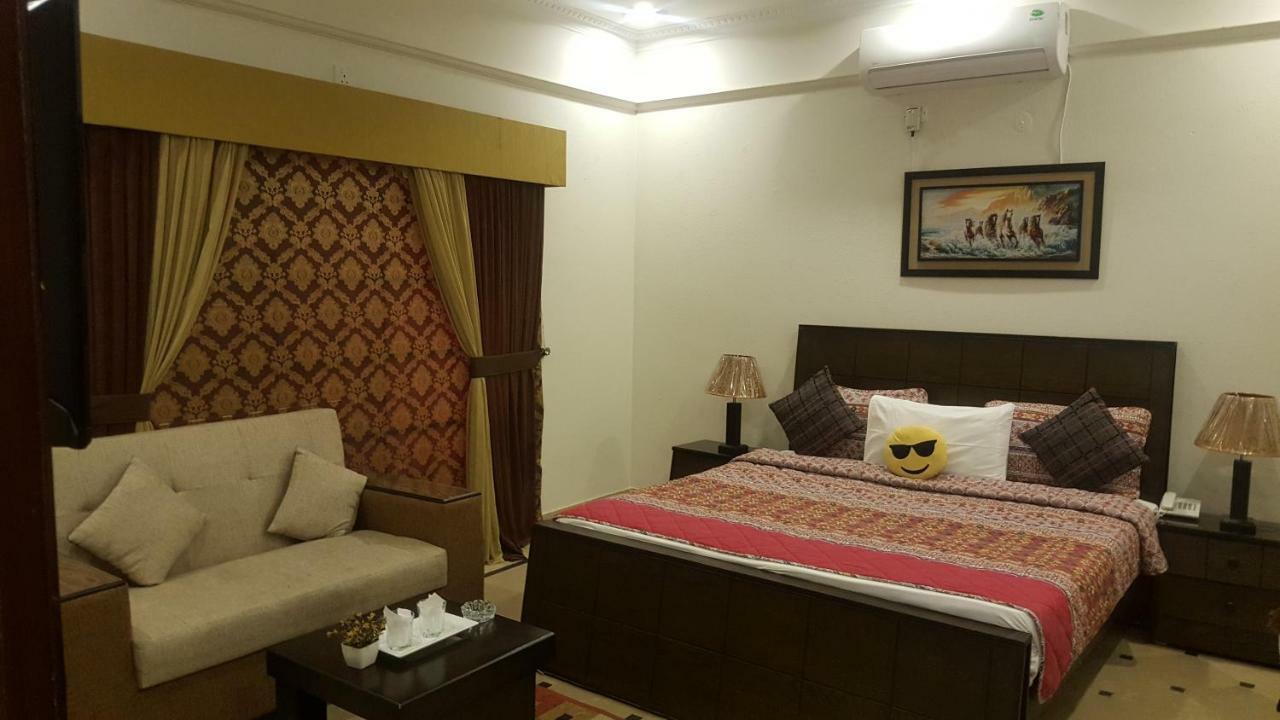 Mulberry Residence Luxury Rooms 伊斯兰堡 外观 照片