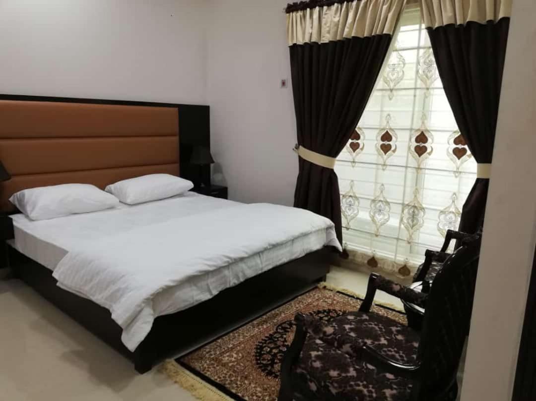 Mulberry Residence Luxury Rooms 伊斯兰堡 外观 照片